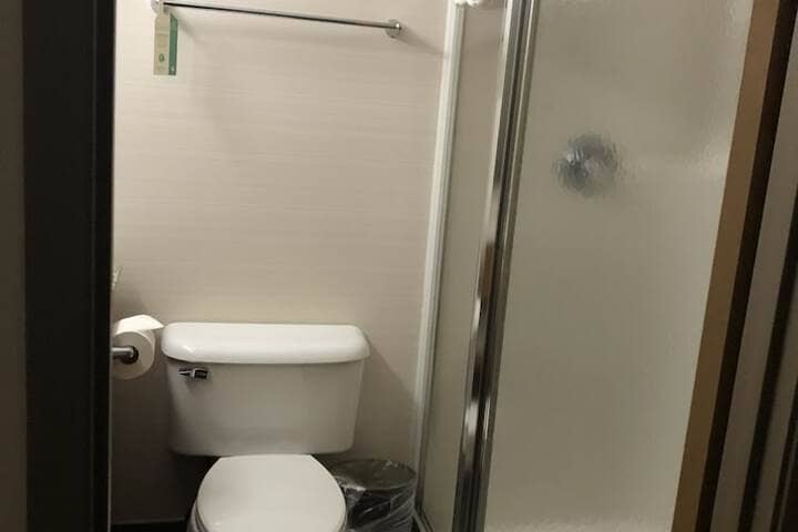 Room 27 of 69