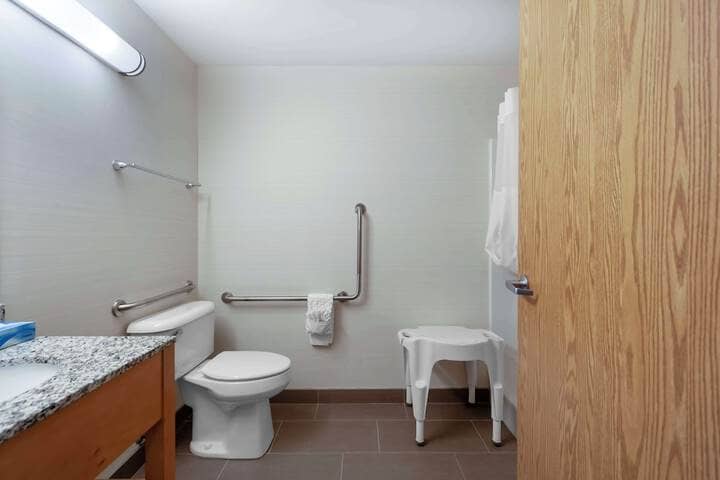 Room 44 of 69