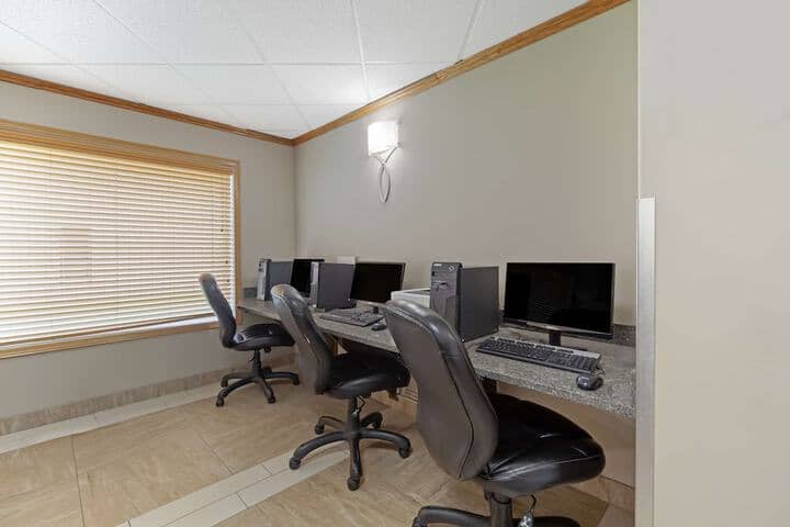 Business Center 68 of 69